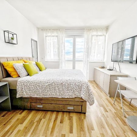 Studio Apartma Pag Blue Ocean 1 With Sea View Pag Town Exteriér fotografie